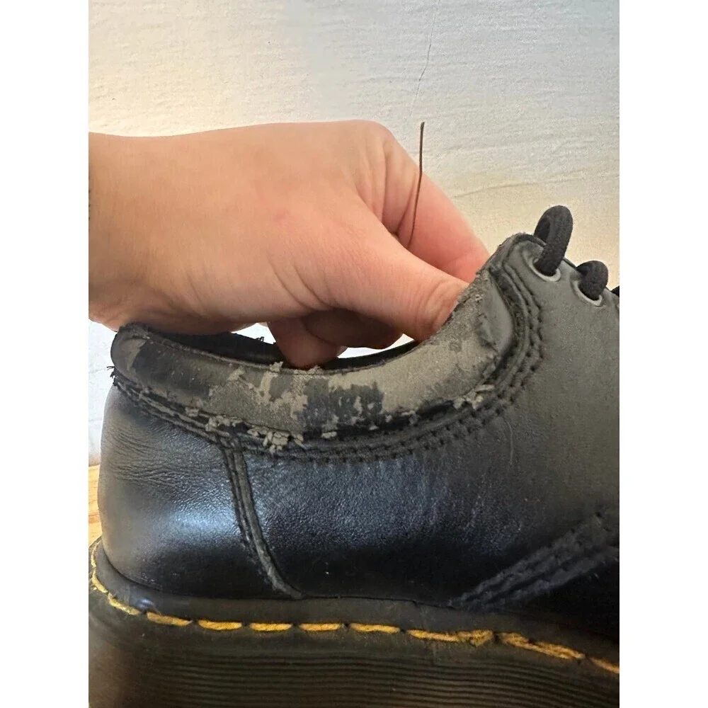 Dr Martens 1461 men’s size 6M black shoes